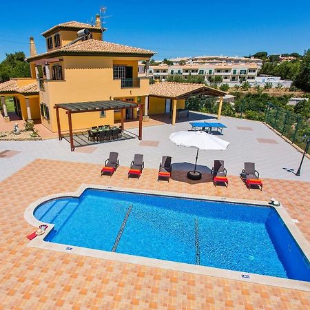 Villa Nincha - Heated Pool - Free Wi-Fi - Air Con Albufeira Eksteriør billede