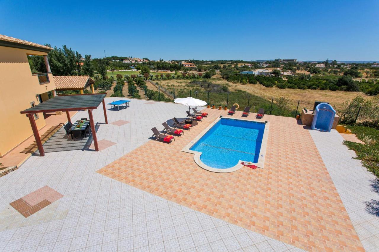 Villa Nincha - Heated Pool - Free Wi-Fi - Air Con Albufeira Eksteriør billede