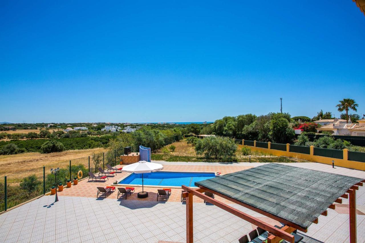 Villa Nincha - Heated Pool - Free Wi-Fi - Air Con Albufeira Eksteriør billede