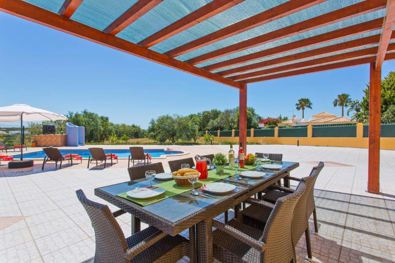 Villa Nincha - Heated Pool - Free Wi-Fi - Air Con Albufeira Eksteriør billede