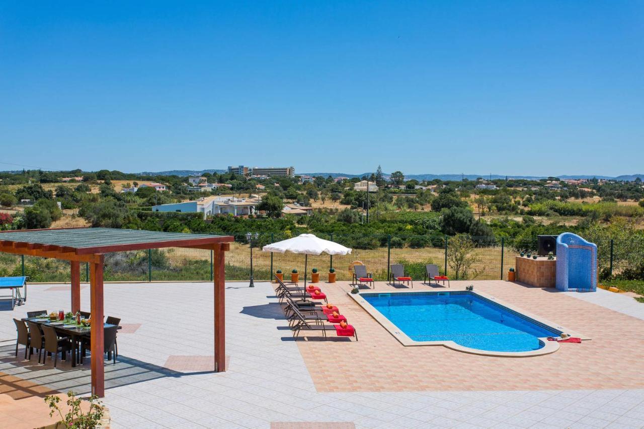 Villa Nincha - Heated Pool - Free Wi-Fi - Air Con Albufeira Eksteriør billede