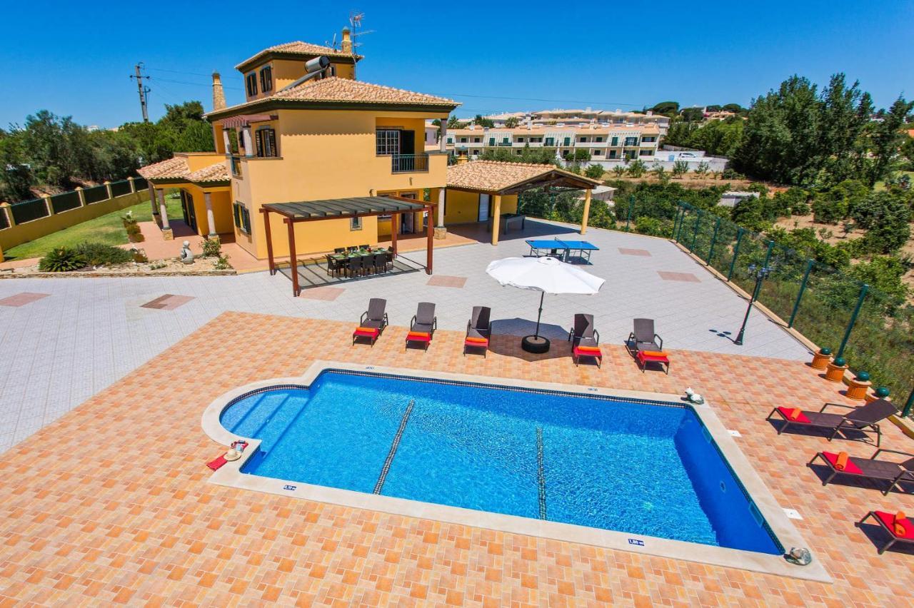 Villa Nincha - Heated Pool - Free Wi-Fi - Air Con Albufeira Eksteriør billede